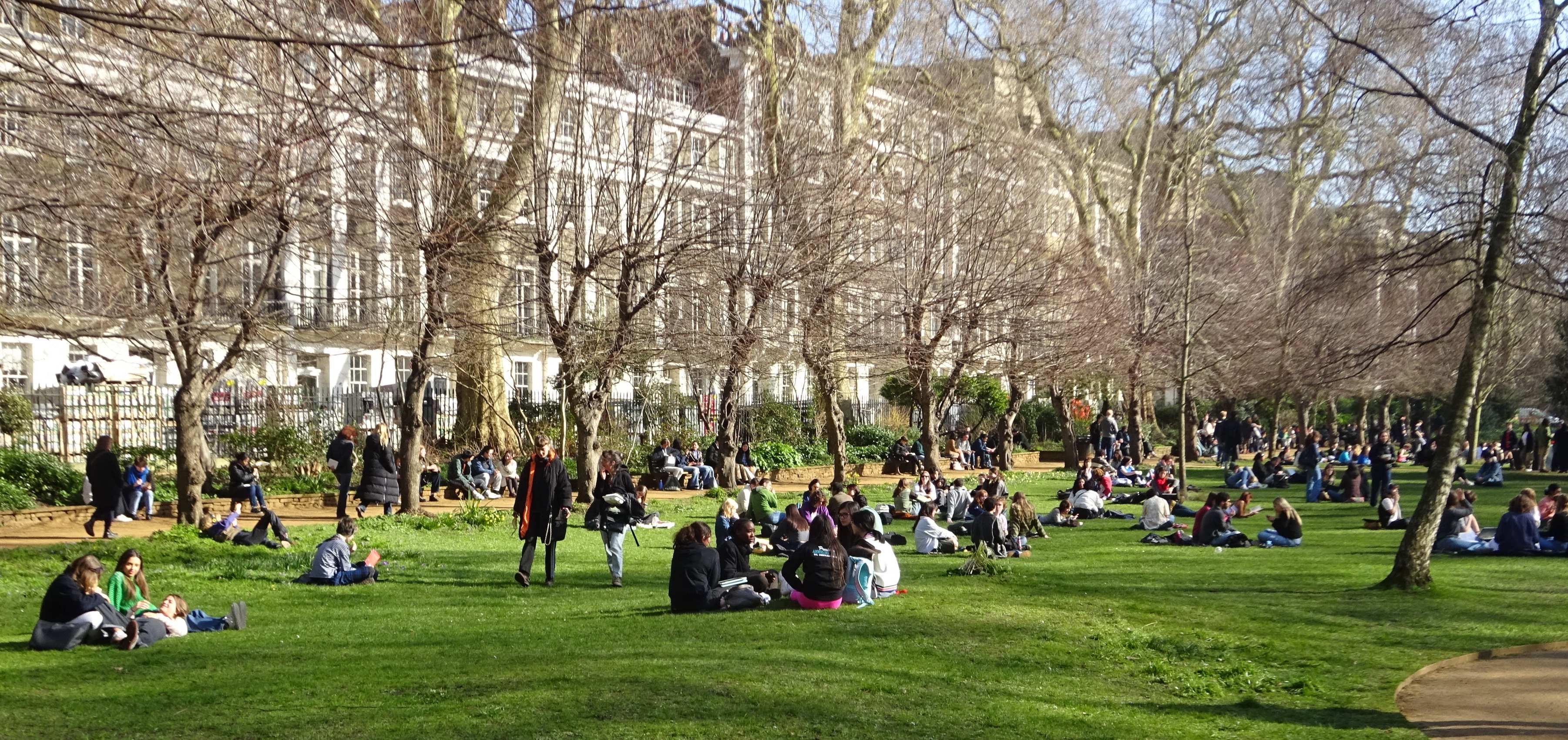 🌳 블룸즈버리 스퀘어 가든 (블룸즈버리 스퀘어 가든)